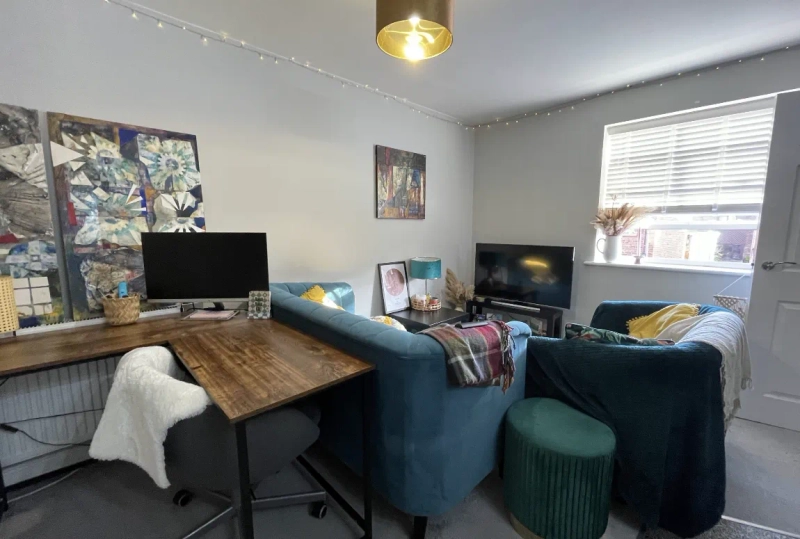 STUDENT HOUSING  - Robey Court, LN5 - 2 BED - Thumbnail 2